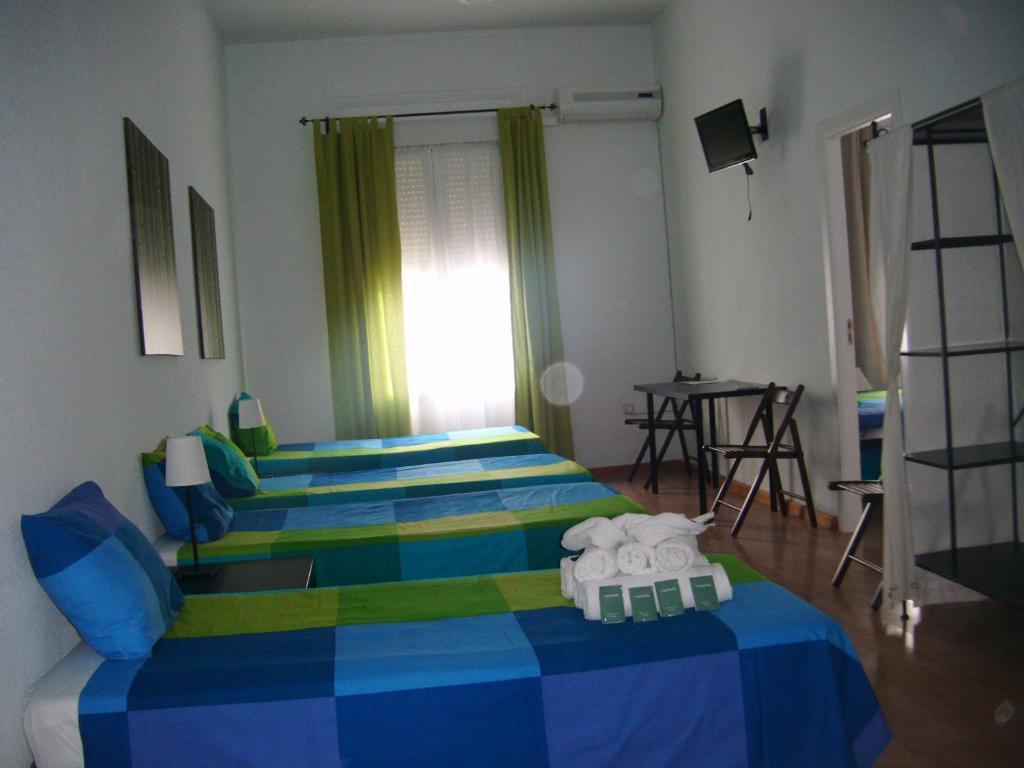 Puerta Del Sol Rooms - Madrid, Madrid